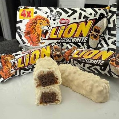 LION BLACK AND WHITE CHOCOLATE MULTIPACK ASJ
