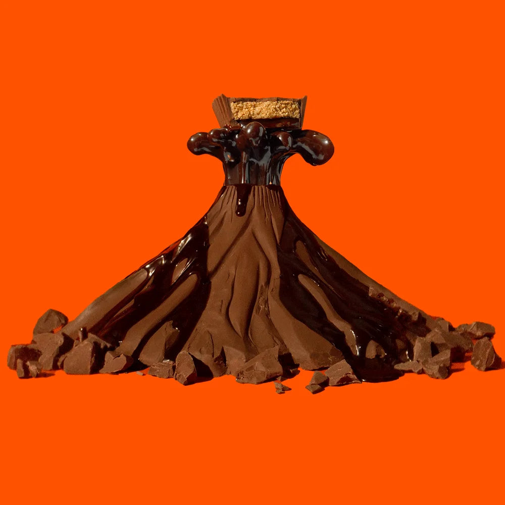 REESES BIG CUP CHOCOLATE LAVA